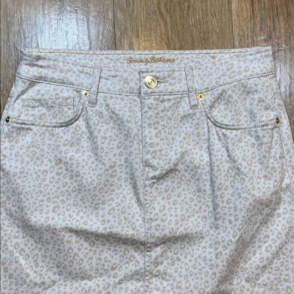 Tommy Bahama Short Skirt Coconut Size 4 Animal Print Cream Stretch Mini EUC - Picture 2 of 13